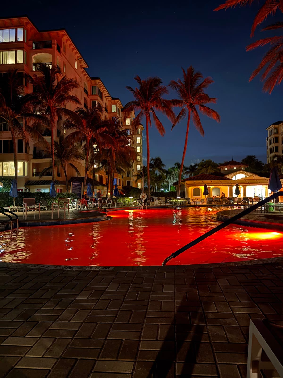 Blue Heron Bridge Hotel and Dive Club