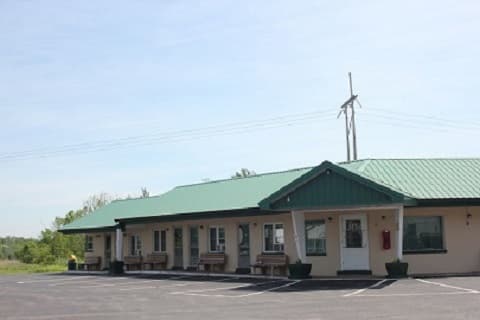 Evergreen Motel