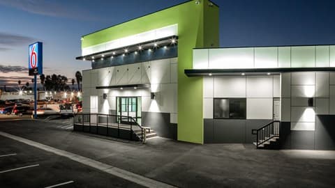 Motel 6 Canoga Park, CA