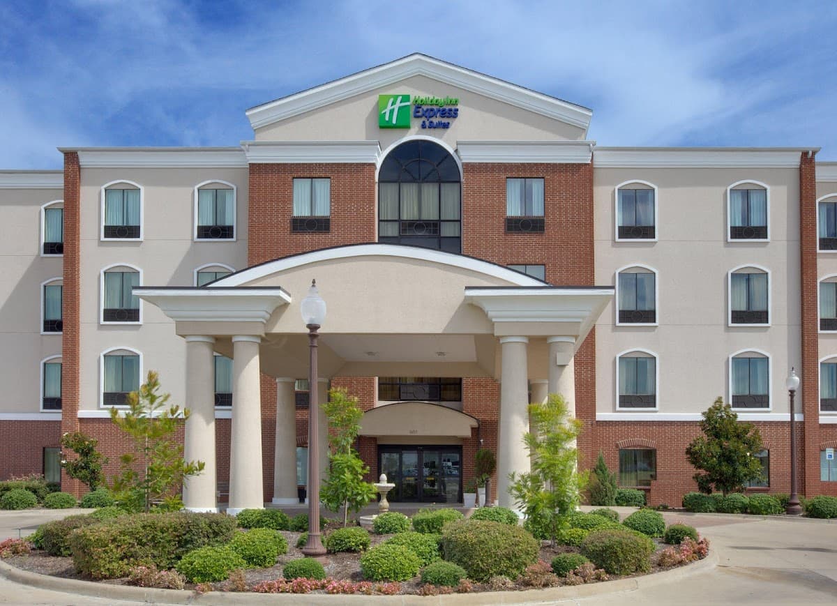 Holiday Inn Express & Suites Ennis by IHG