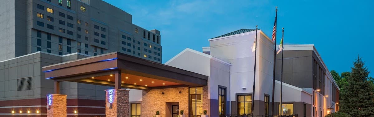 Holiday Inn Express & Suites Springfield by IHG