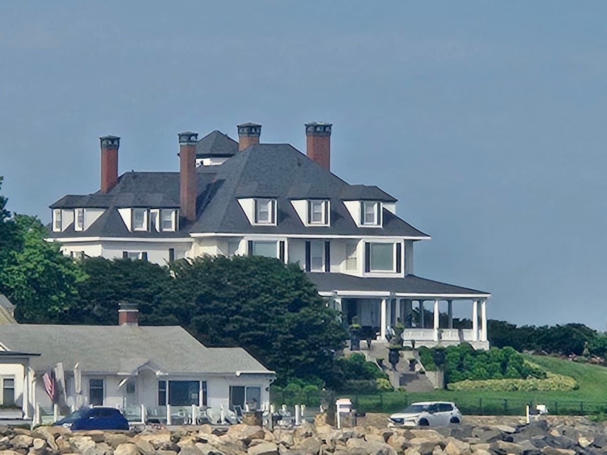 Seascape Inn