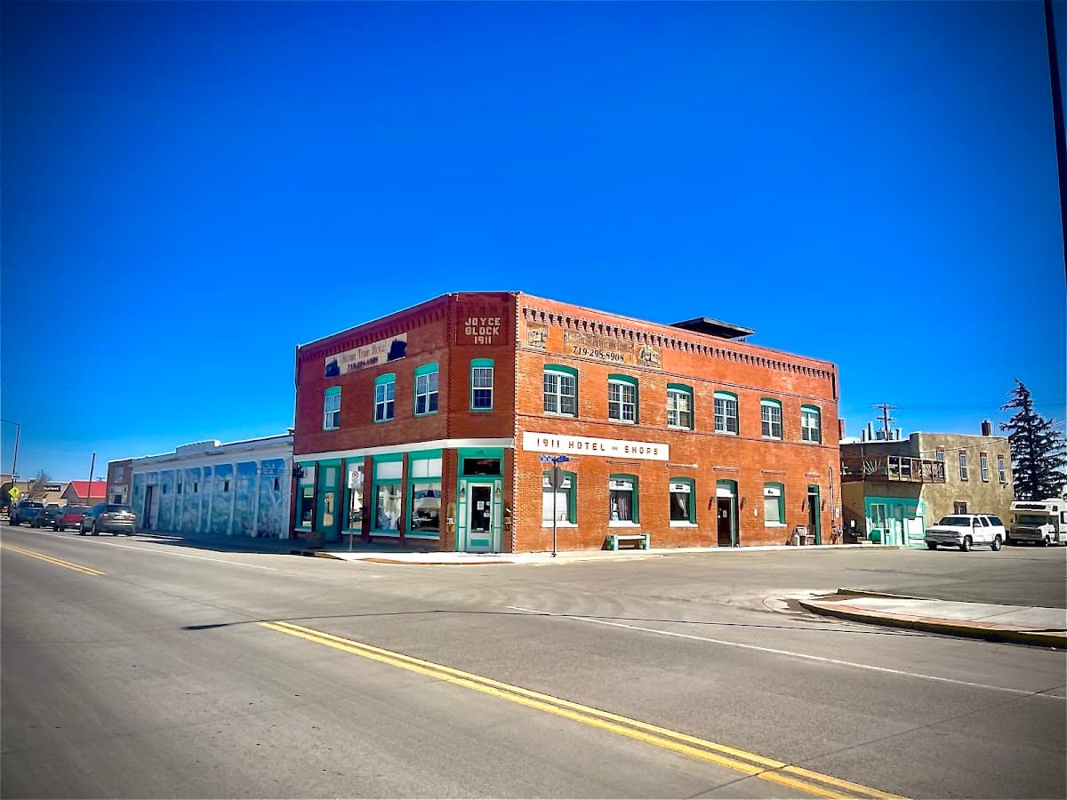 1911 Steam train Hotel