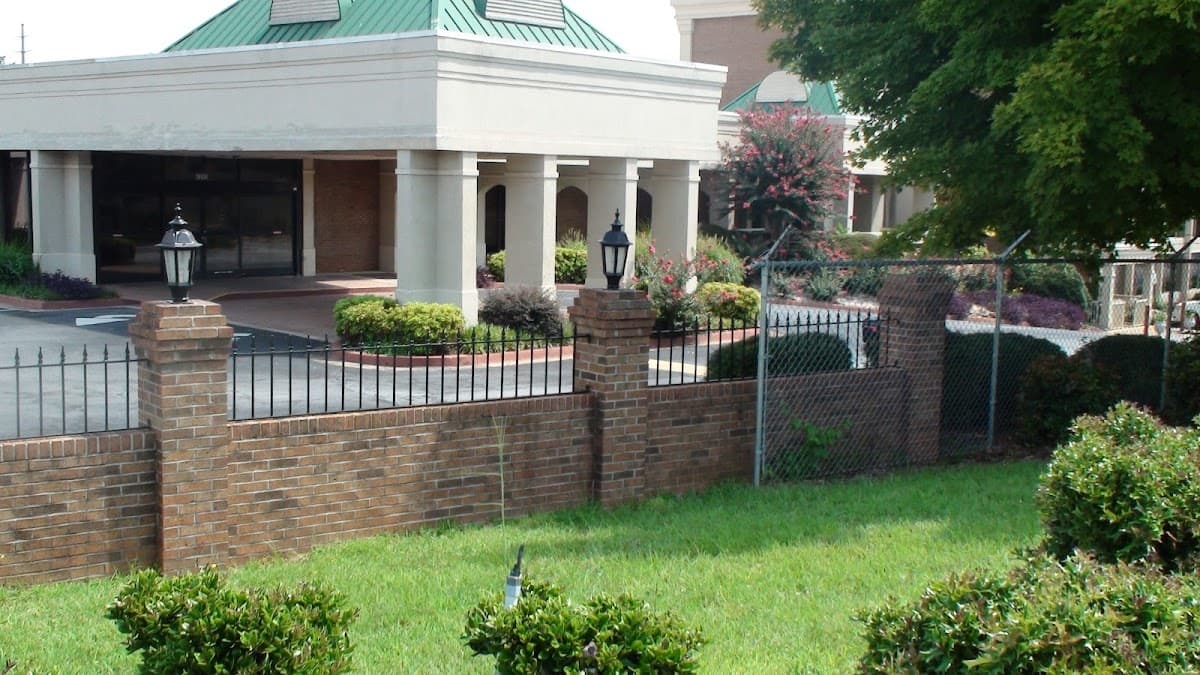 Armstrong Inn & Suites