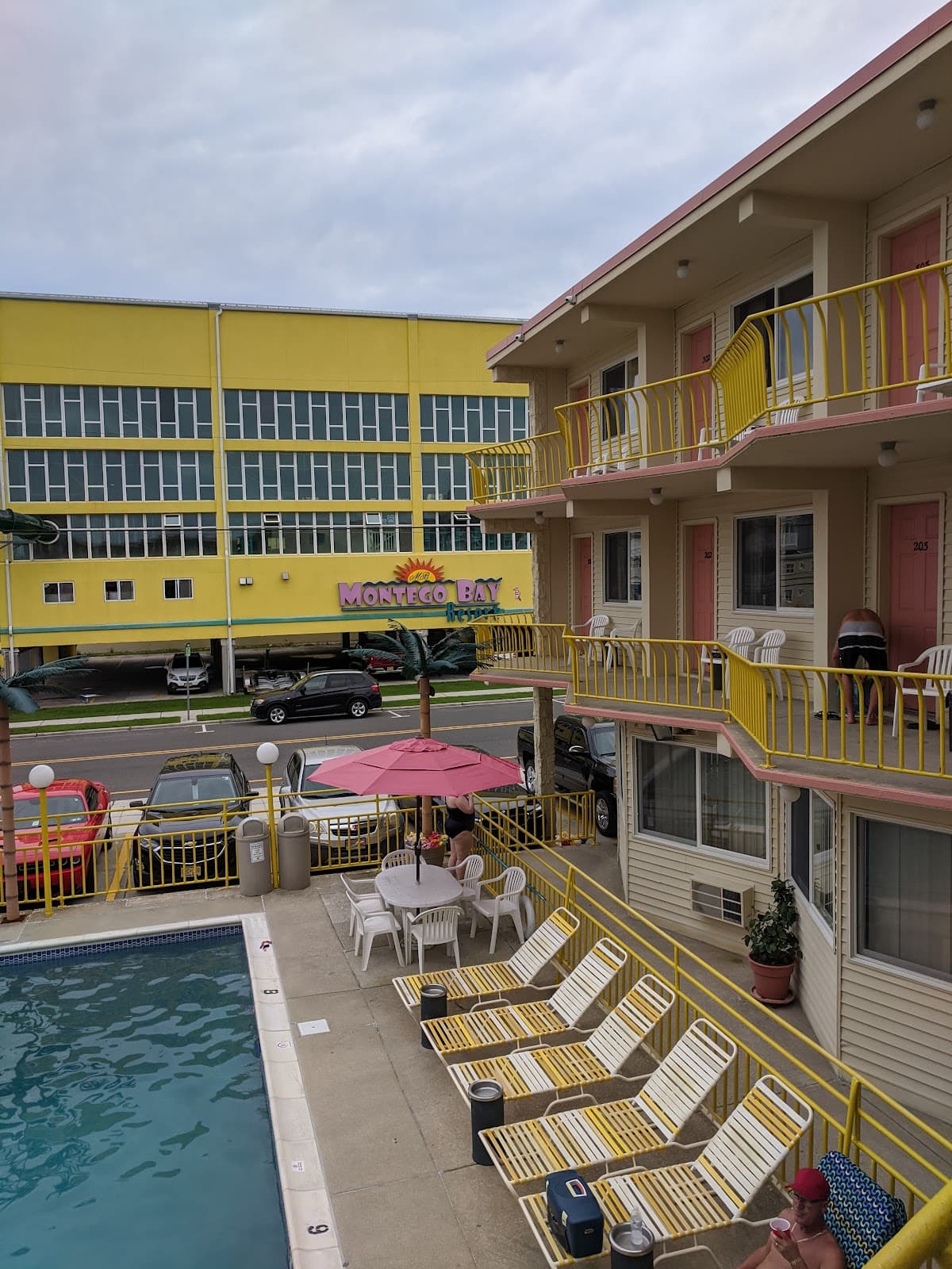 Golden Rail Motel