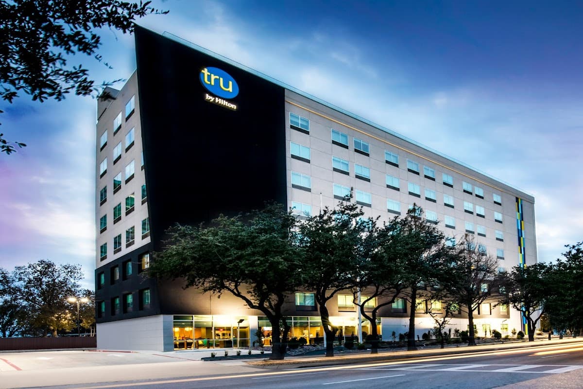 Tru by Hilton Dallas Market Center