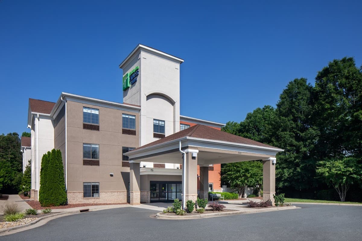 Holiday Inn Express & Suites Albemarle by IHG