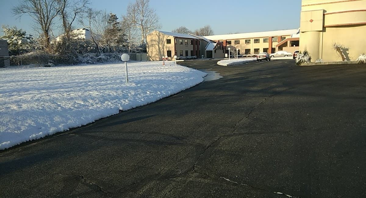 Budget Inn & Suites