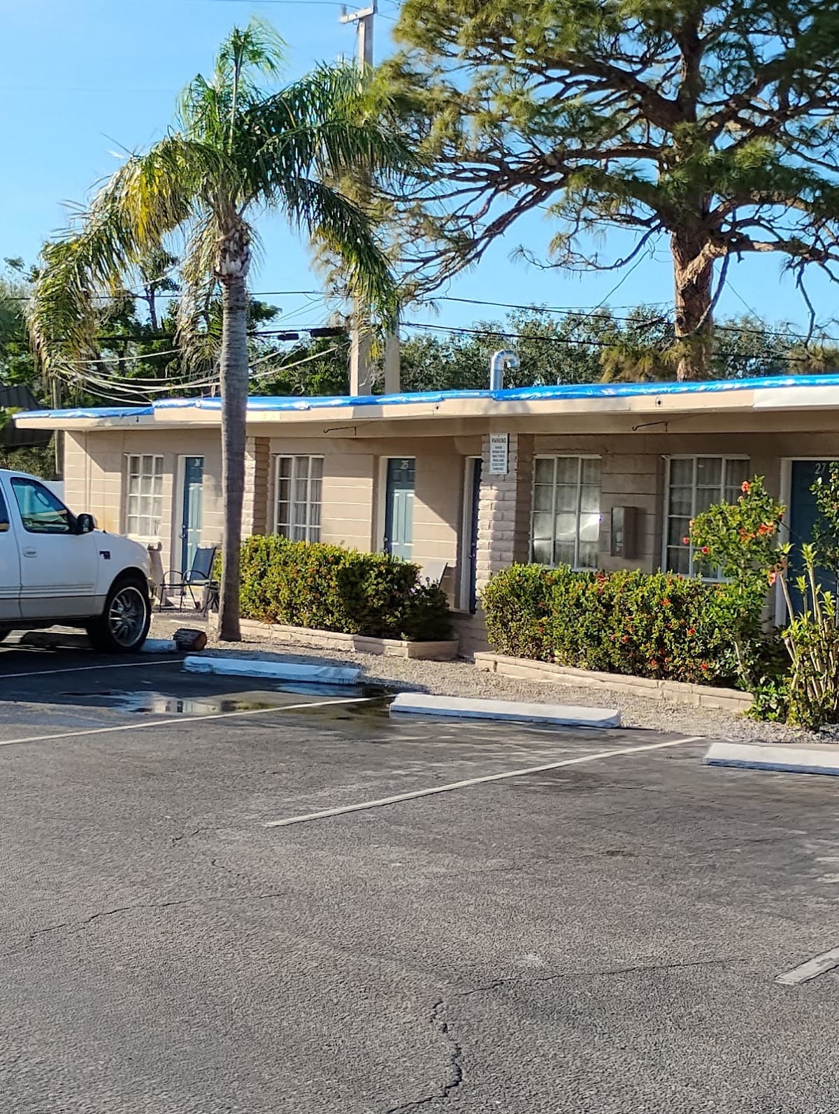Island Breeze Inn