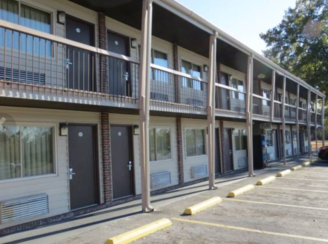 Redwood Inn - Gadsden AL