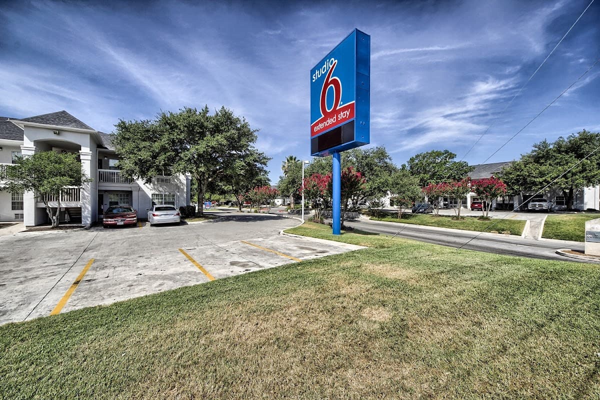 Studio 6 San Antonio, TX - Medical Center