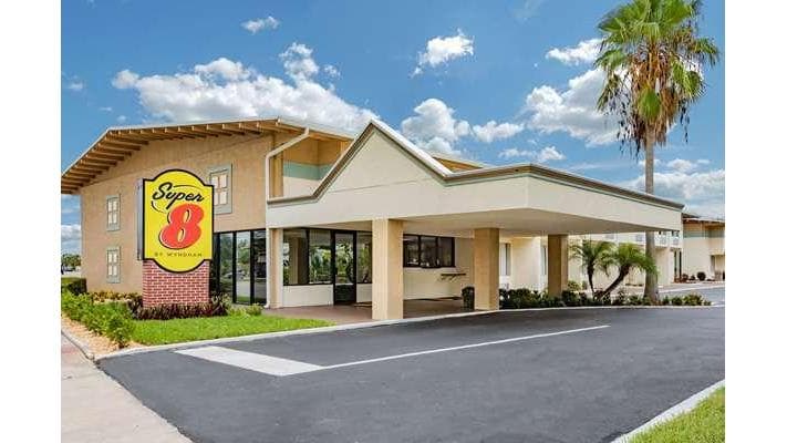 Super 8 by Wyndham Melbourne