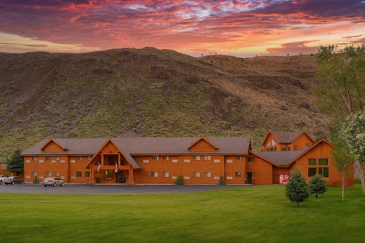 Yellowstone Village Inn and Suites