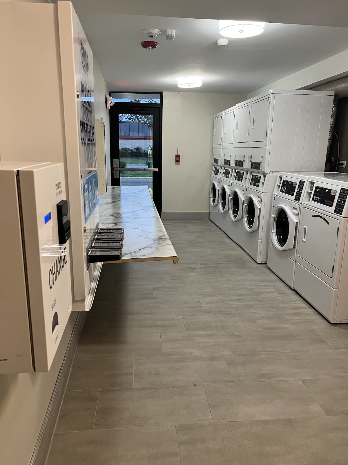 Red Roof Laundry Service - Wash N Dry