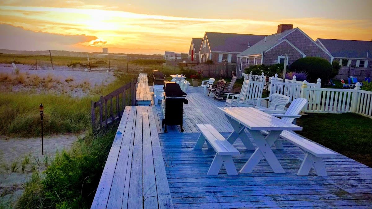 East Harbour Motel & Cottages