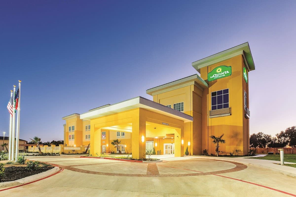 La Quinta Inn & Suites by Wyndham Cotulla