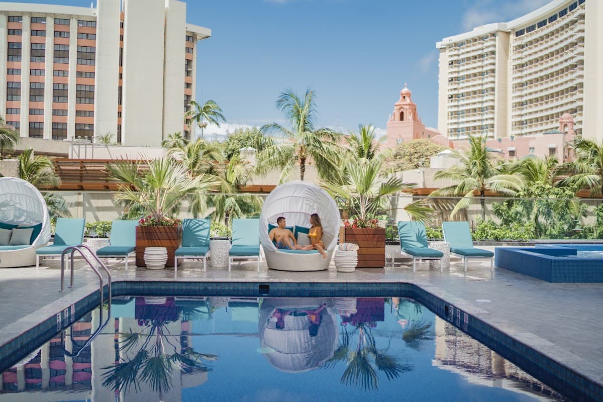 oahu outrigger beachcomber