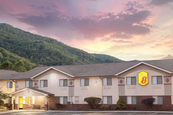 Super 8 by Wyndham Norton VA