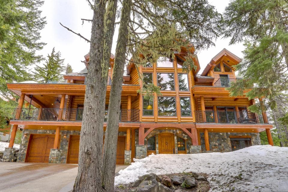 Mt. Hood Vacation Rentals and Cabins by Vacasa