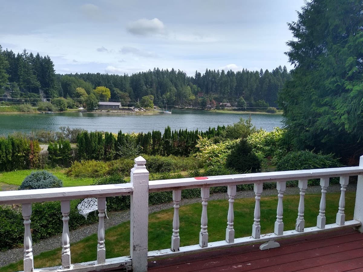 Olde Glencove Hotel