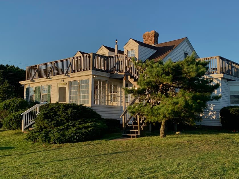 Lighthouse Inn