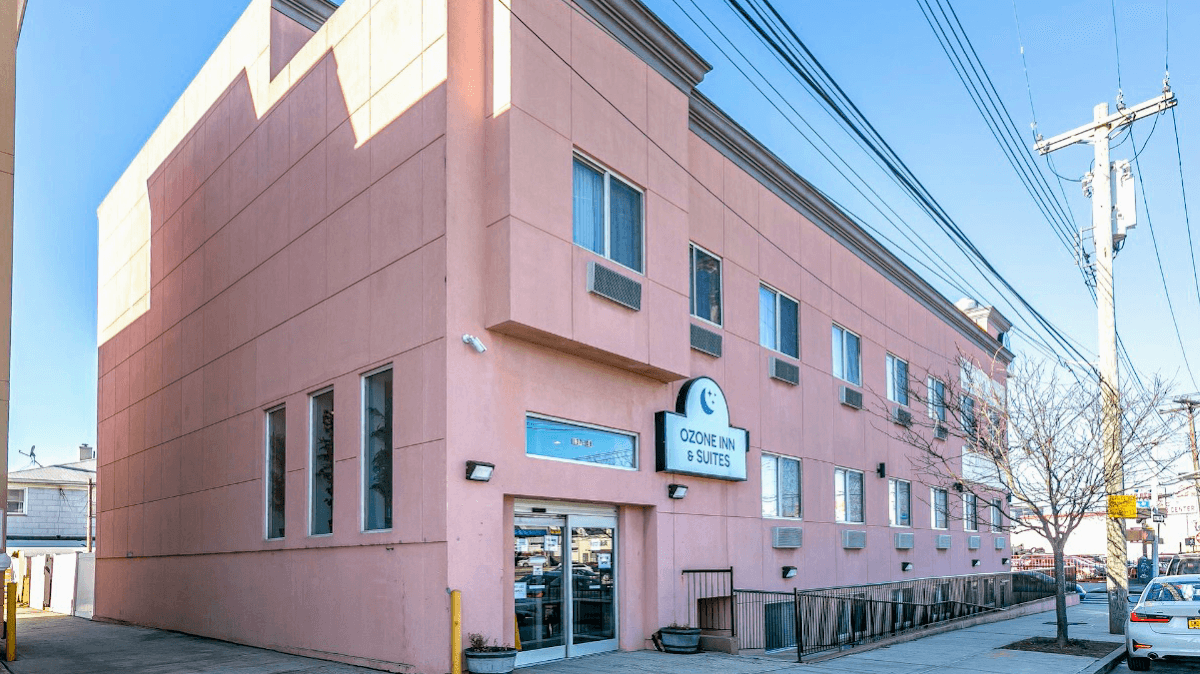 Ozone Inn & Suites