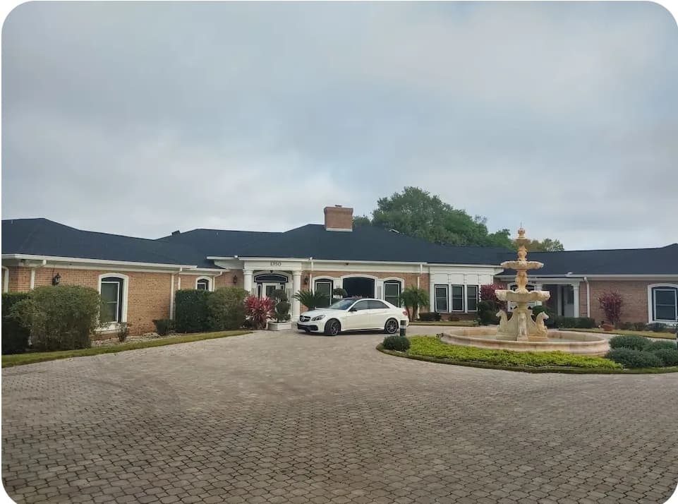 CHAIN OF LAKES GUEST HOUSE