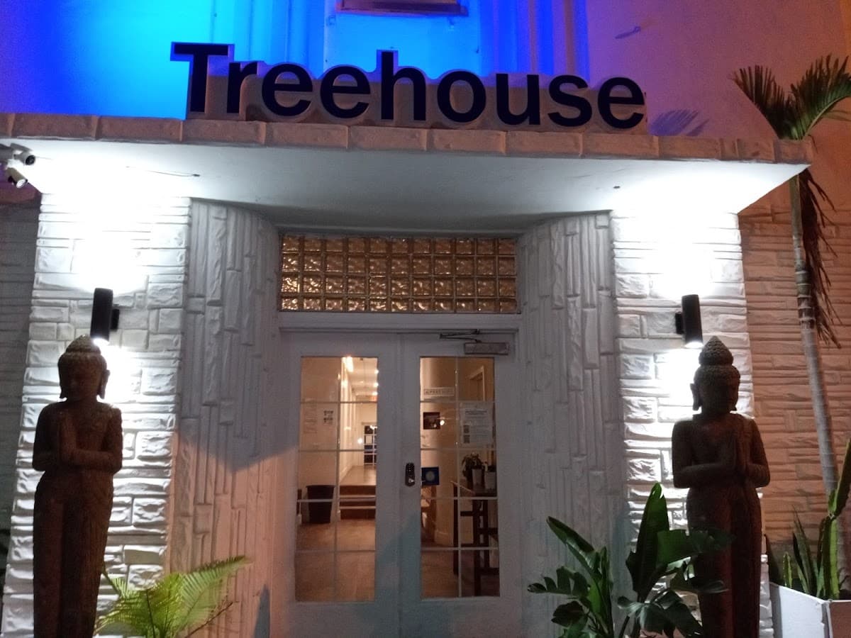 Townhouse by Zenmotel