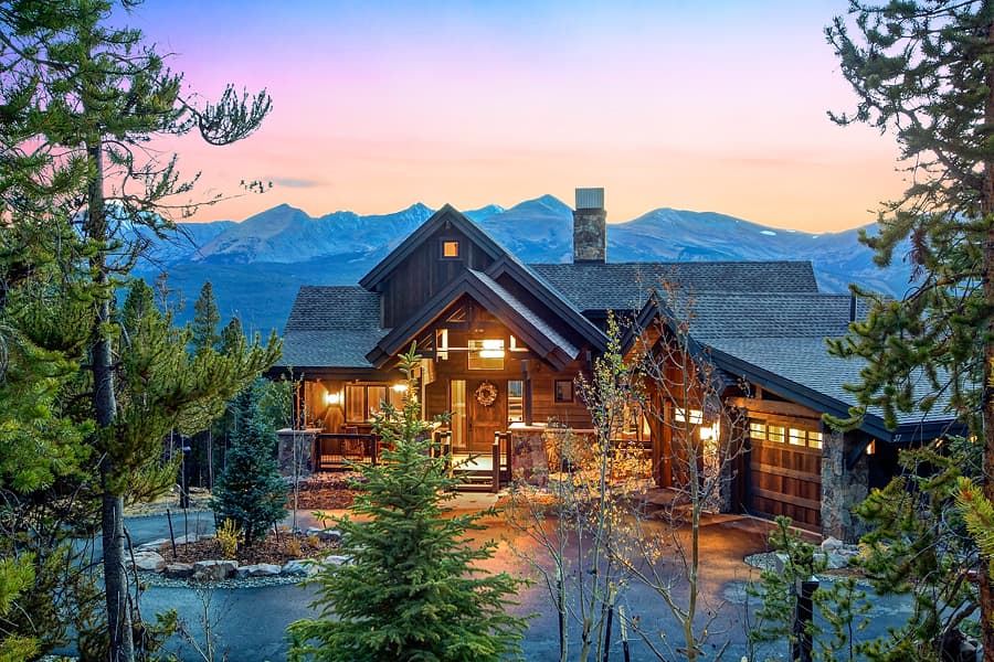 Three Sisters Lookout by Pinnacle Lodging
