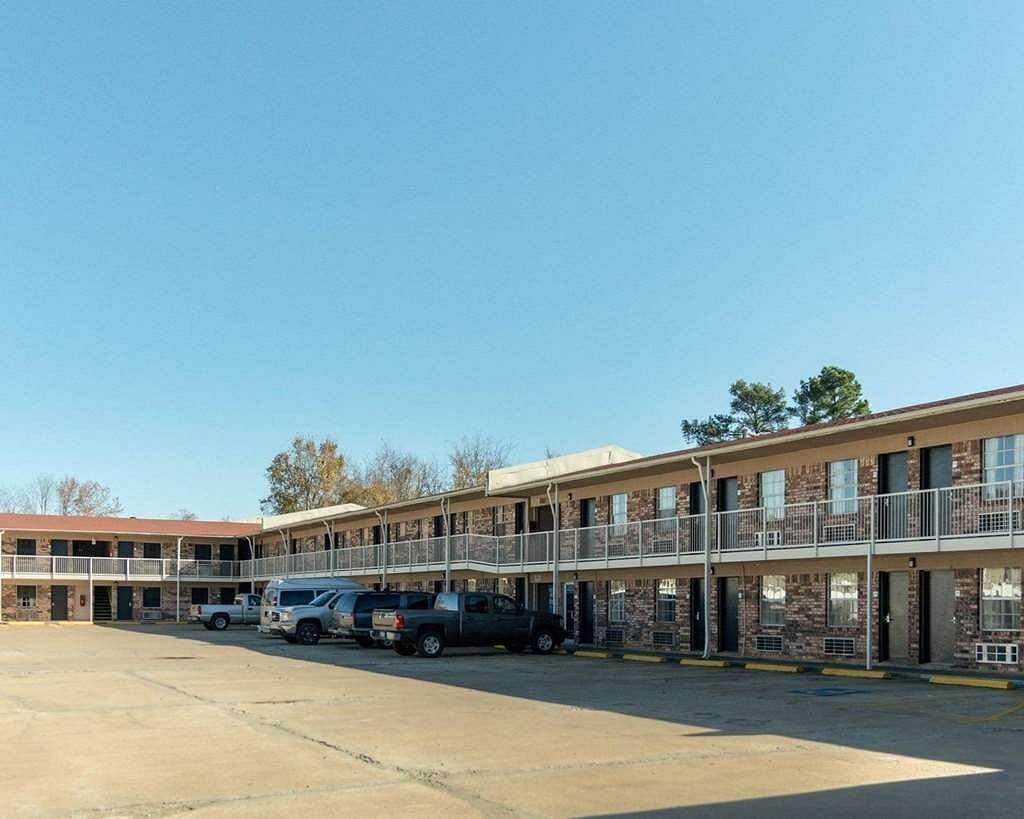 HomeStay Inn & Suites