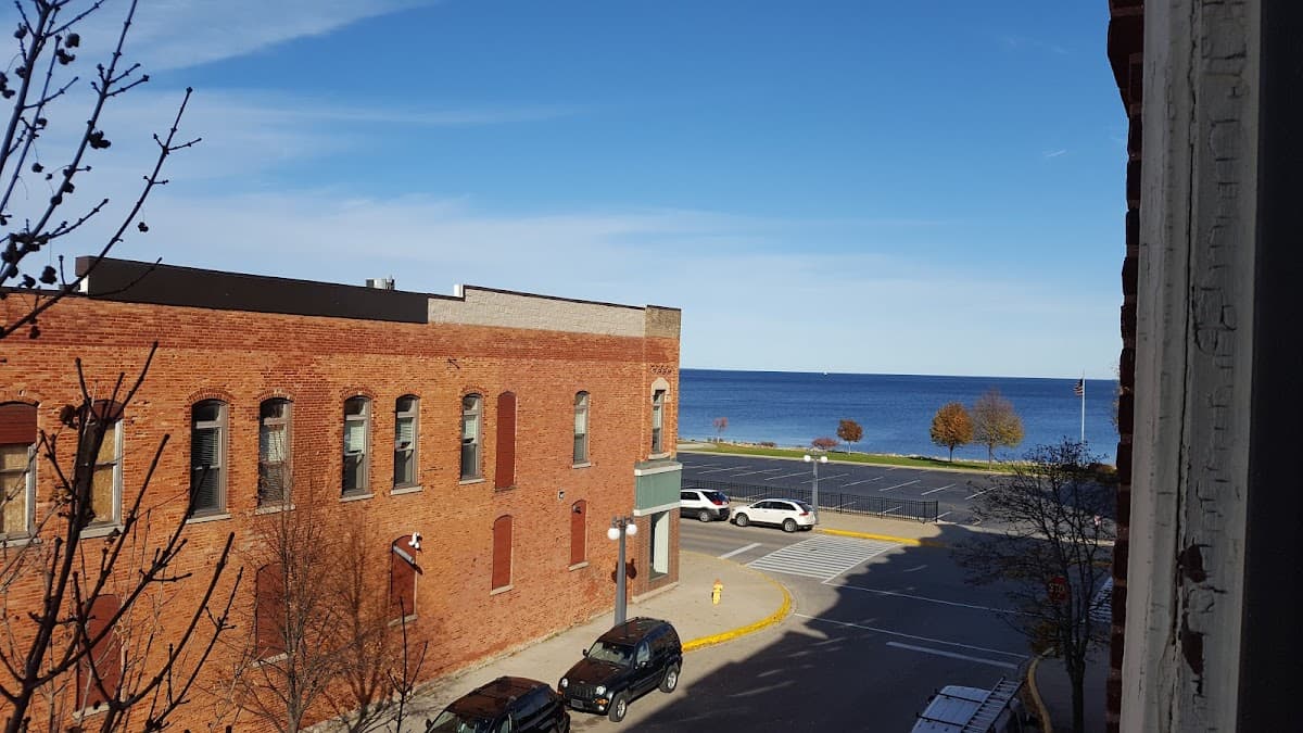 Menominee Lakeside Inn