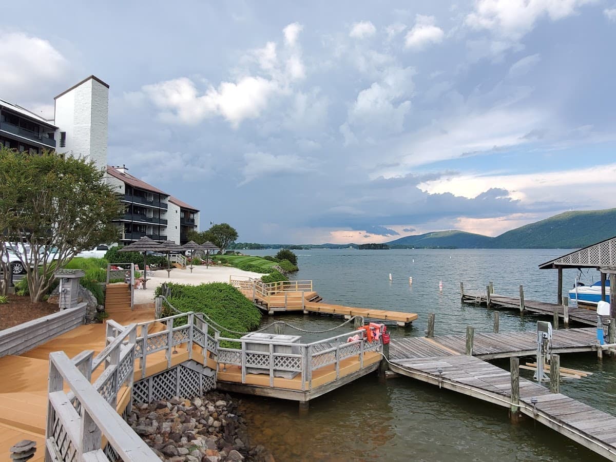 Vista Pointe Resort