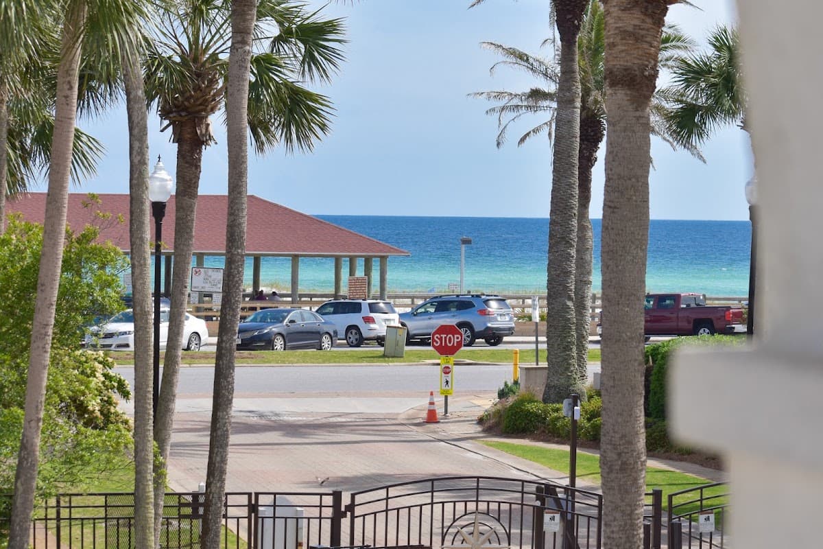 Beaches Be Crazy - Vacation Rental Home in Destin, FL
