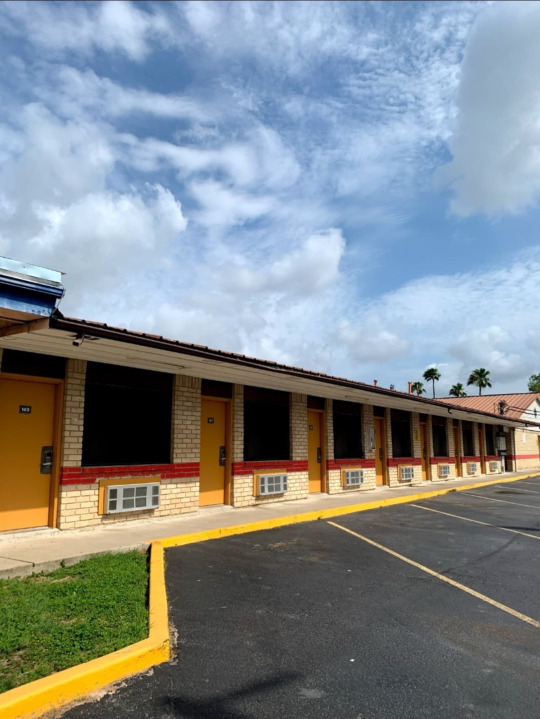 Executive Inn & Suites