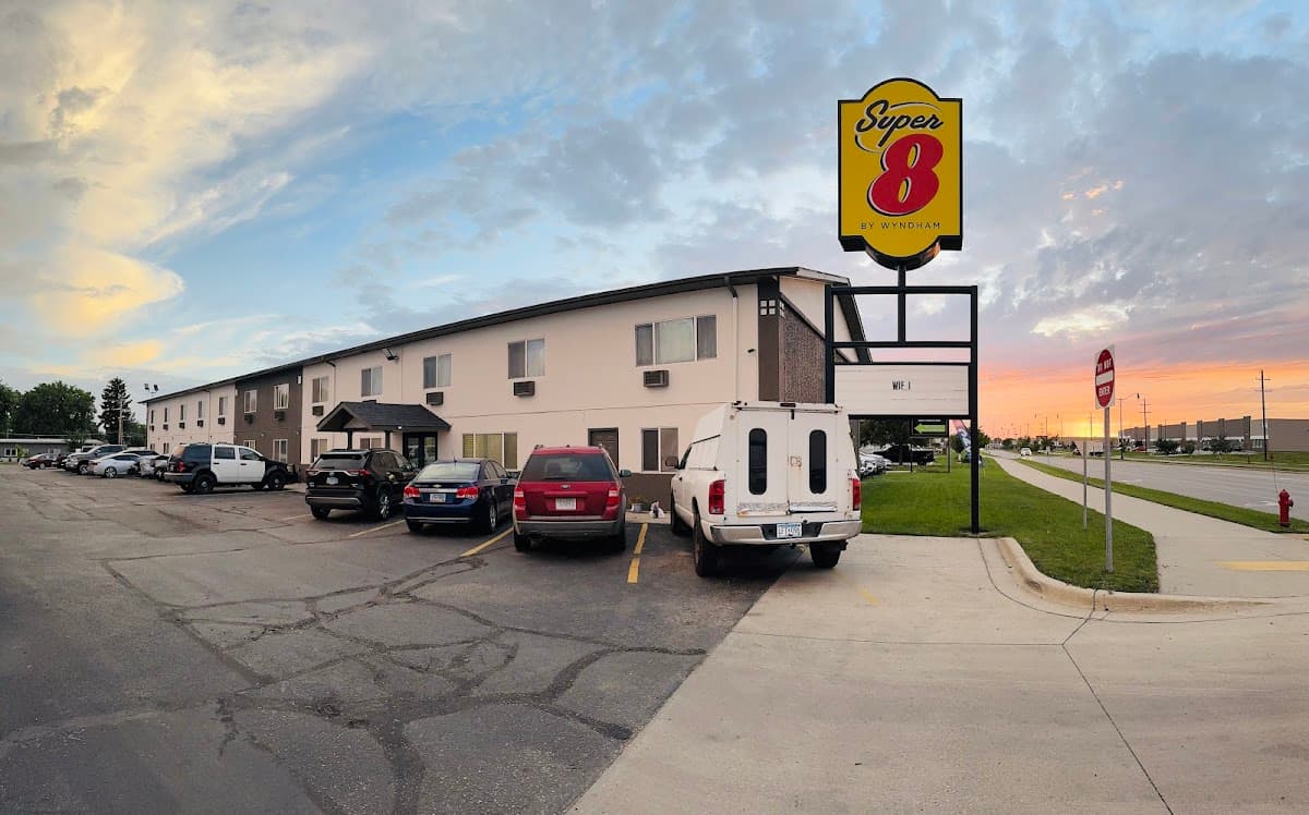 Super 8 by Wyndham West Fargo Main Ave ND