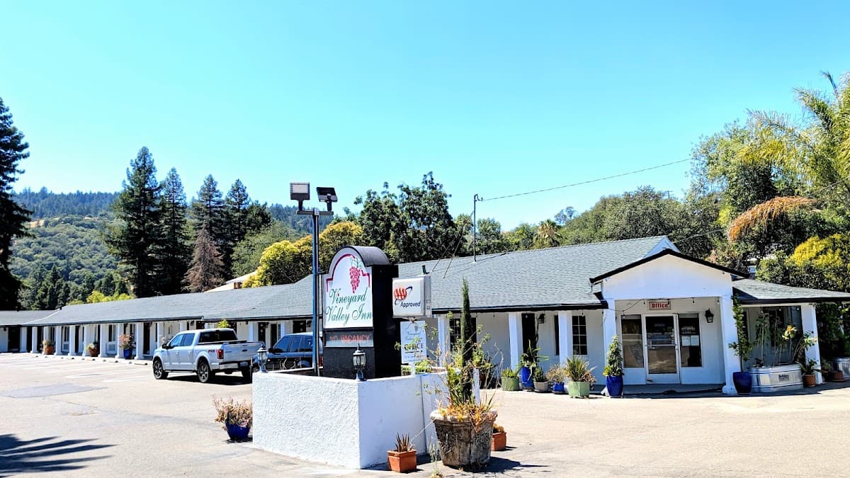 Vineyard Valley Inn