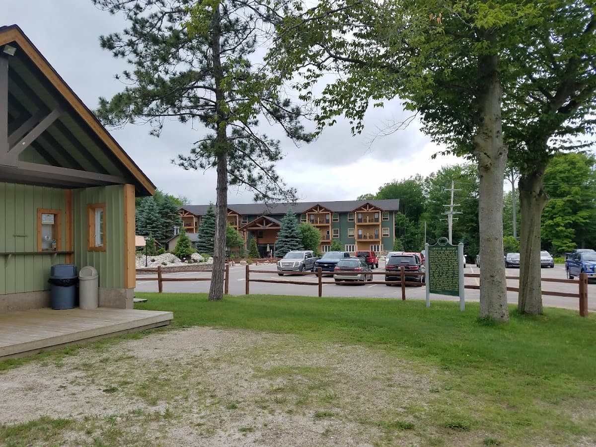 Mackenzie Lodge