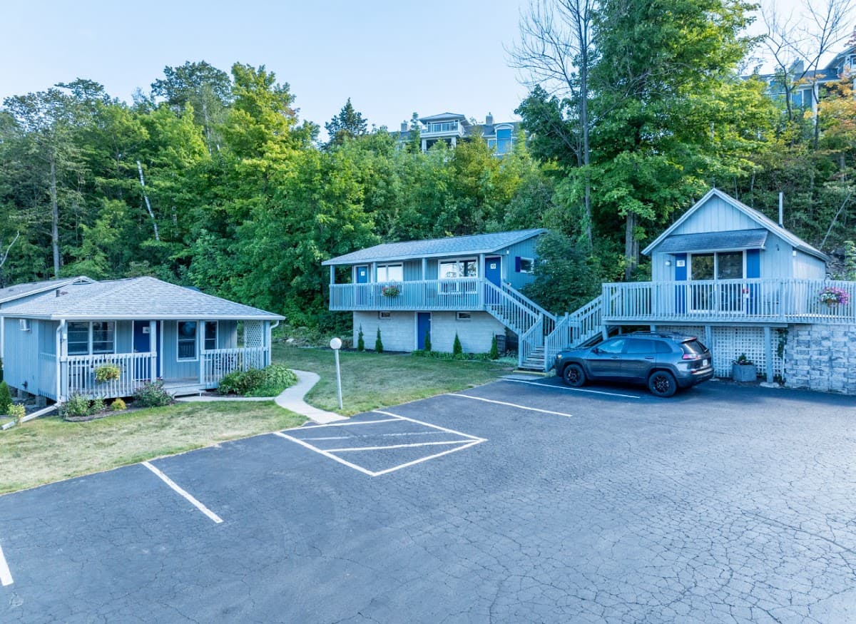 DownTown Inn