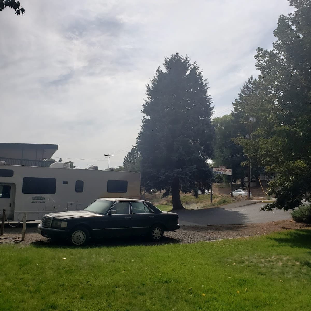 Tall Winds Motel