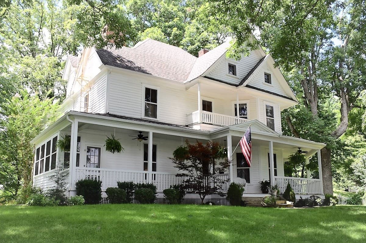 Oak Hill on Love Lane Bed & Breakfast