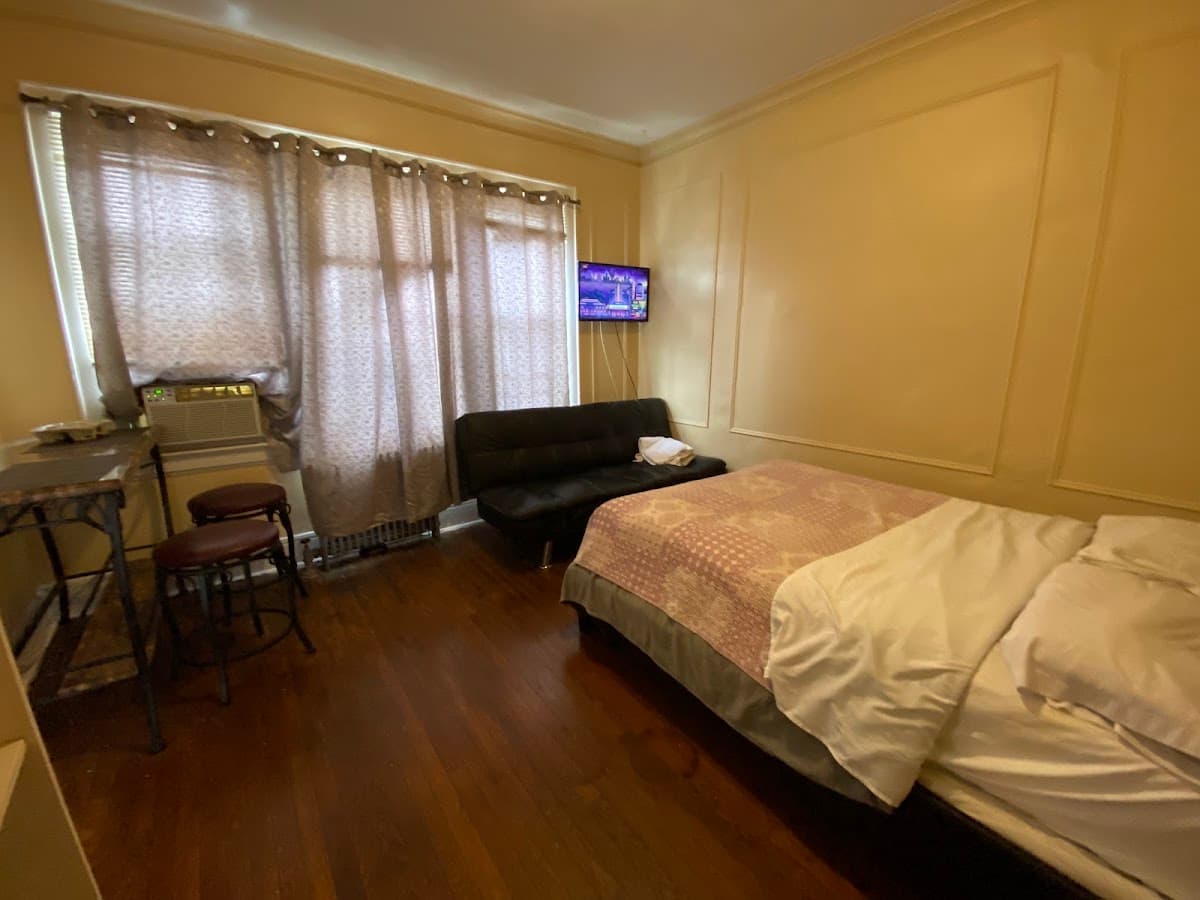 One Bedroom Apartment Near Airport