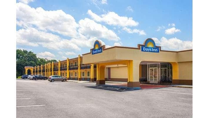 Days Inn by Wyndham Shelby