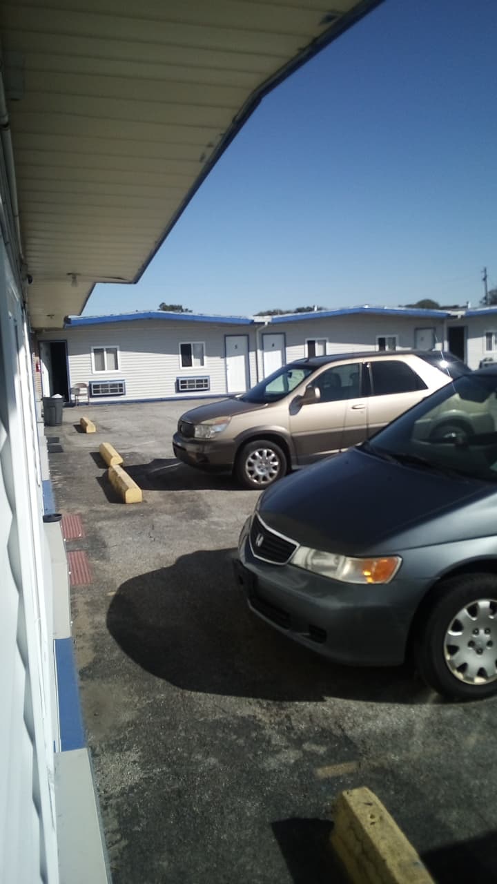 Economy Inn Hotel