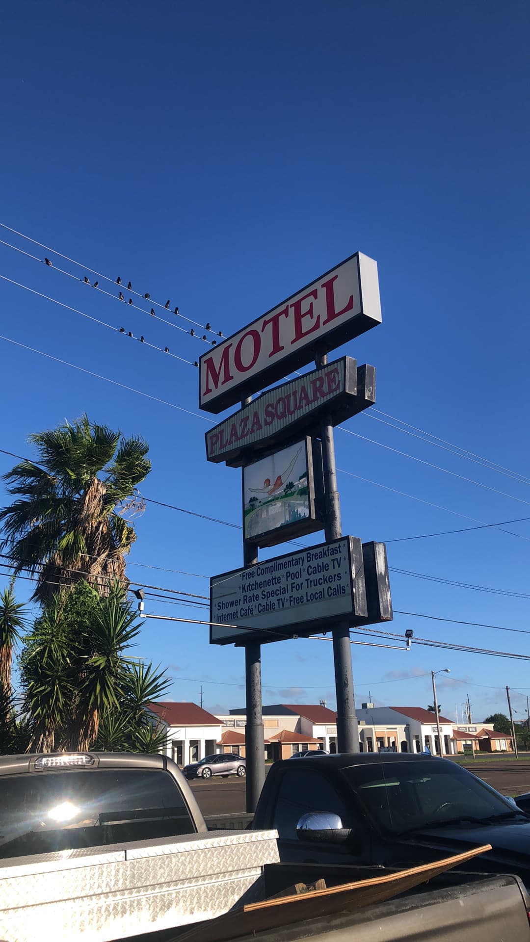 Plaza Square Motel