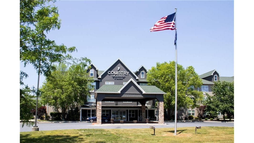Country Inn & Suites by Radisson, Carlisle, PA