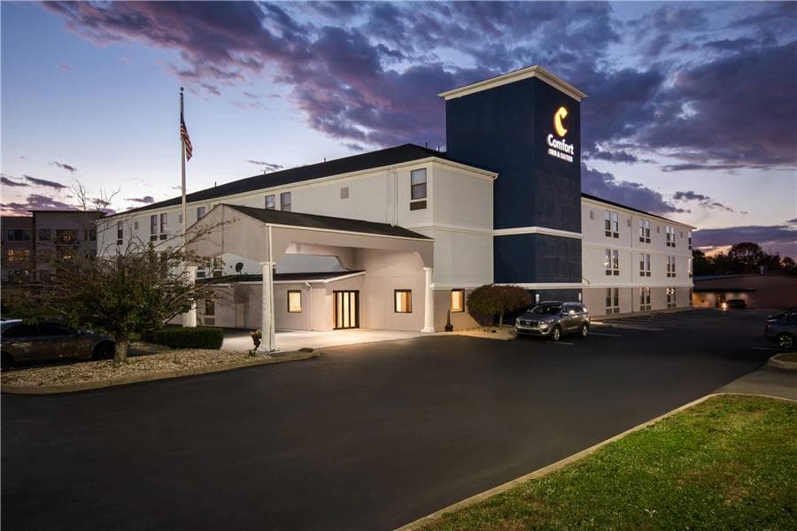 Comfort Inn & Suites Cincinnati Eastgate