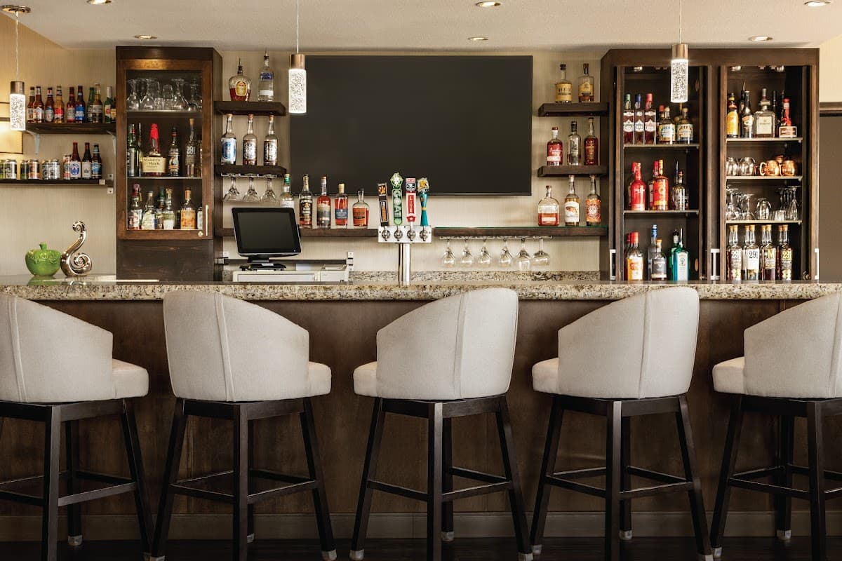 Cavu Bar + Grill