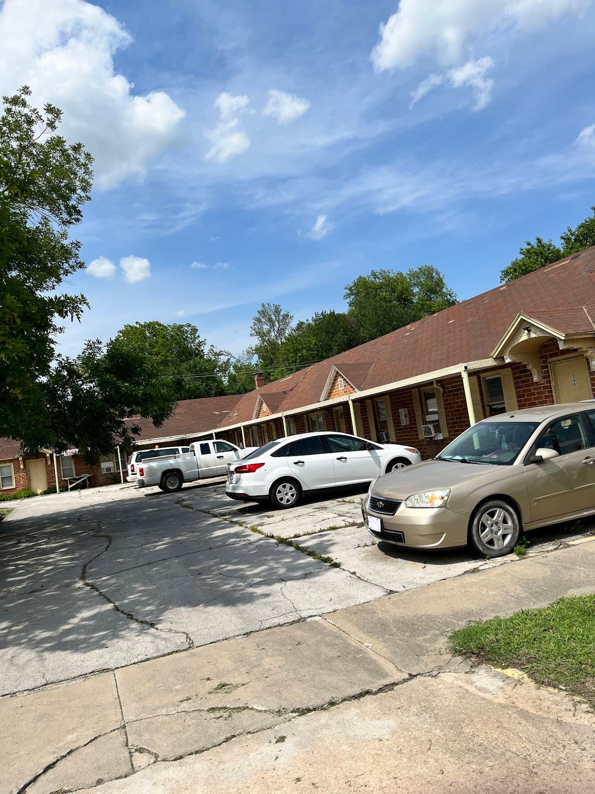 Twin Rivers Motel