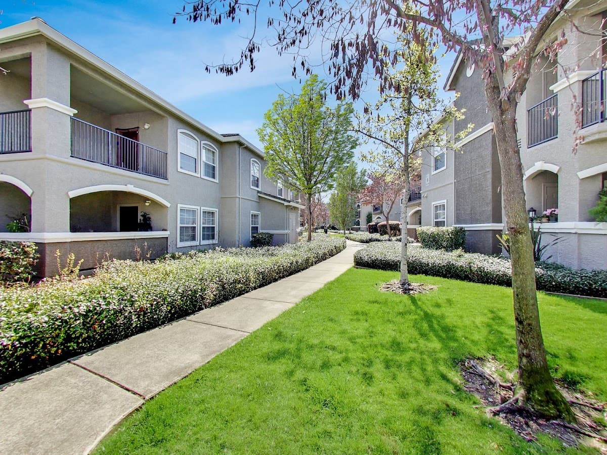 Hawthorn Village Apartments