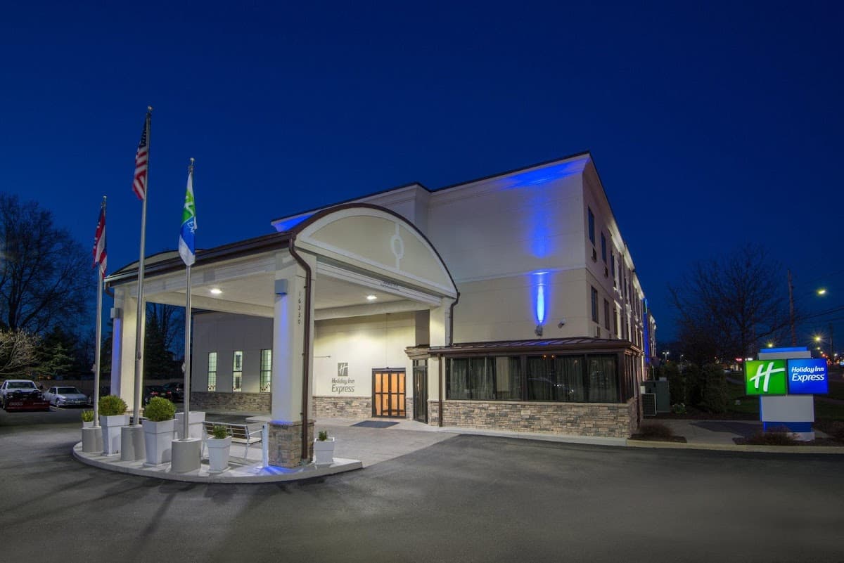 Holiday Inn Express Cleveland Airport - Brook Park by IHG